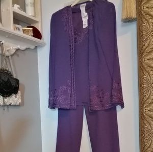Mother of the bride pants suit sz 10 Beaded trim